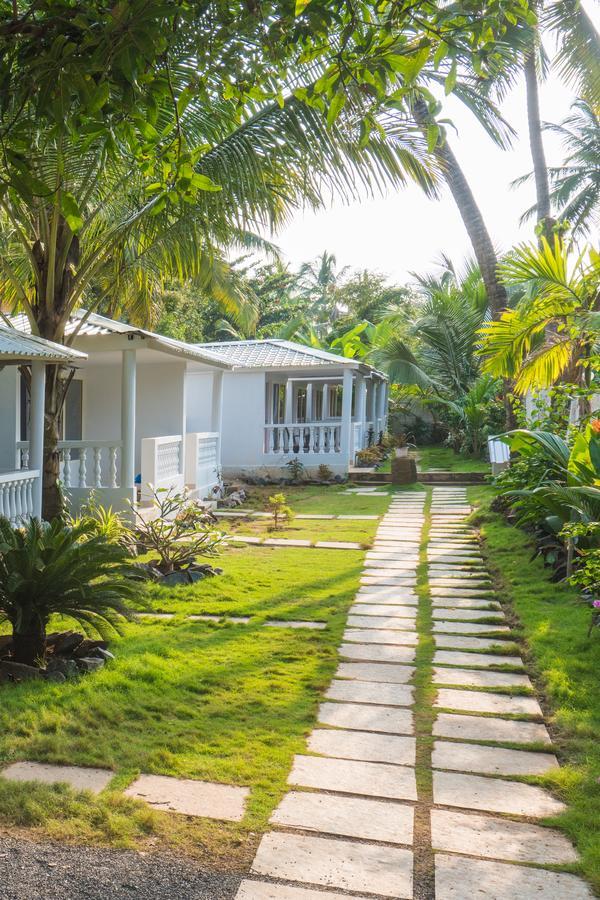 La Riviere Hotel Morjim Luaran gambar